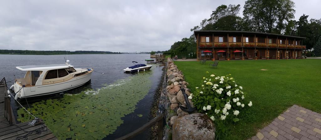 Guest House And Camping Jūrkalne Eksteriør bilde